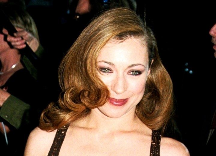 Alex Kingston - Glamour evening hairstyle with curls
