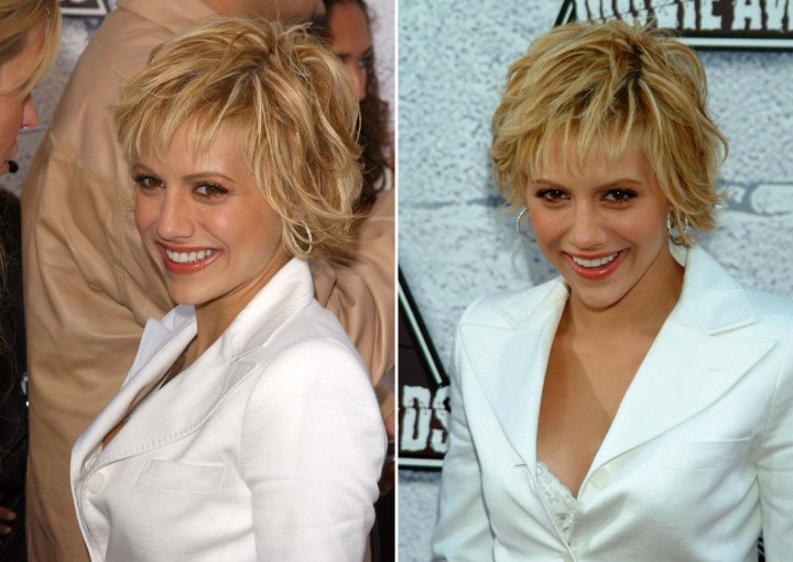 Brittany Murphy with short blonde hair
