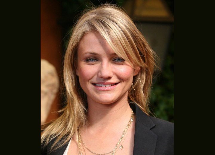 Cameron Diaz wearing her hair simple yet stylish