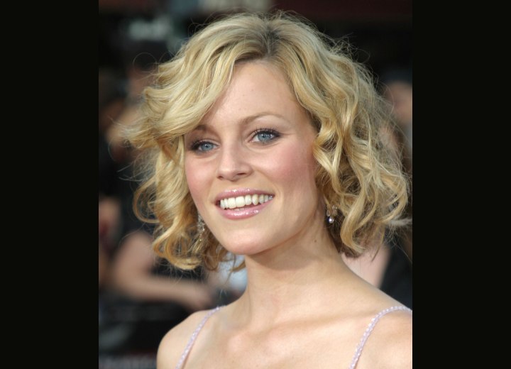 Elizabeth Banks with a Curled Bob. curled bob hairstyle
