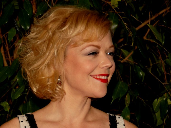 Emily Bergl with a blousing short hairstyle
