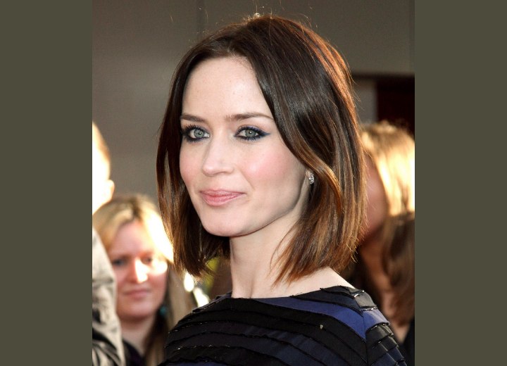 Bob hairstyle with a shallow angle - Emily Blunt