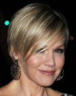 Jennie Garth's very short hairstyle with slithered ends