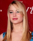 Jennifer Lawrence wearing her hair long and straight with highlights