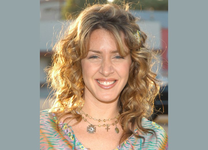 Joely Fisher's multi colored blonde hair