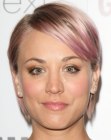Kaley Cuoco's short blonde hair with pink streaks