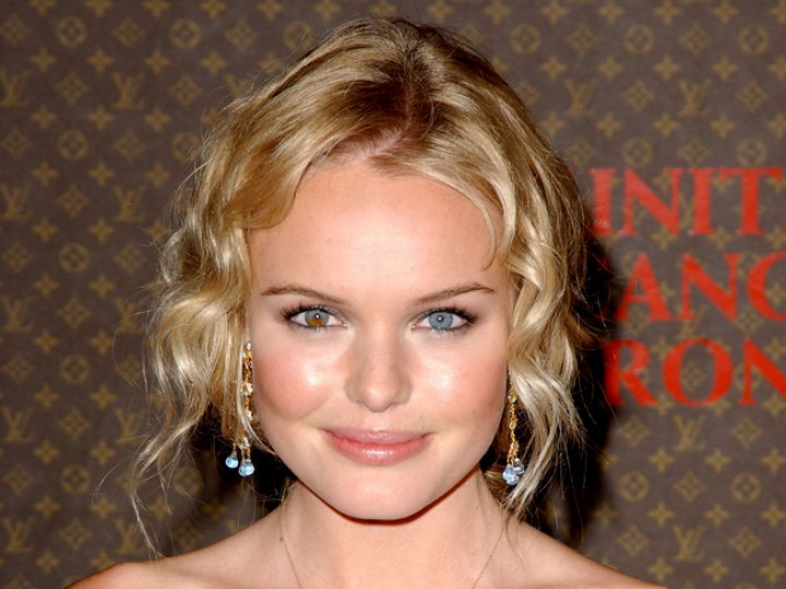 Loosely gathered hair - Kate Bosworth