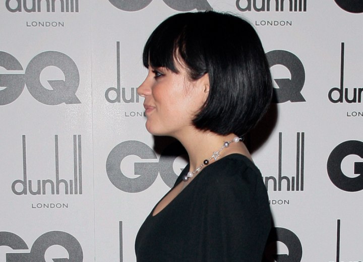 Side view of Lily Allen's bob haircut