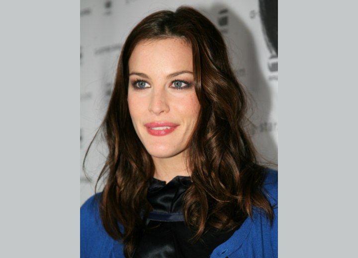 Liv Tyler - Long middle sectioned hairstyle