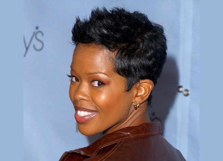 Side view of a pixie for black hair - Malinda Williams