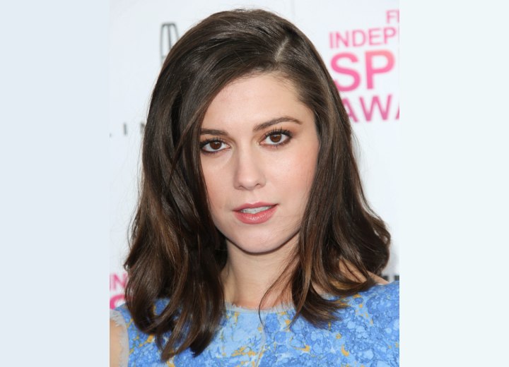 Mary Elizabeth Winstead - Past the shoulders hairstyle with layers and loose waves