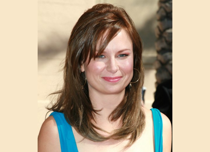 Easy maintenance hairstyle with layers - Mary Lynn Rajskub