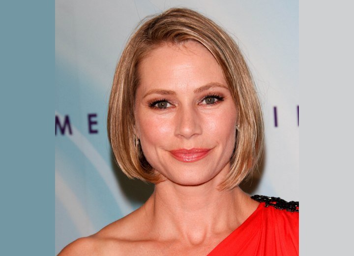 Meredith Monroe wearing her hair in a short bob