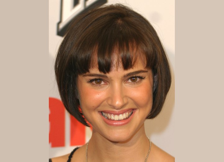 Trendy short bob haircut with roundness - Natalie Portman