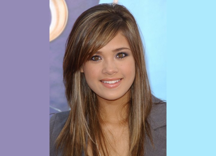 Nicole Anderson - long hairstyle with side bangs