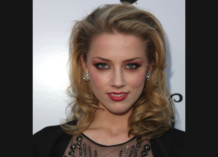 Amber heard's hairstyle with curls