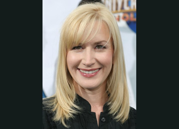 Angela Kinsey - Hairstyle for naturally straight hair