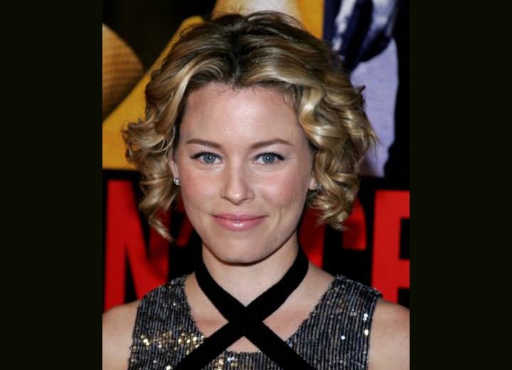Elizabeth Banks - Short hairstyle with sausage curls