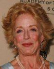 Holland Taylor wearing her hair short with layers