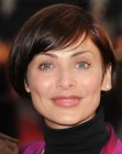 Natalie Imbruglia's short ear-length bob with curved bangs
