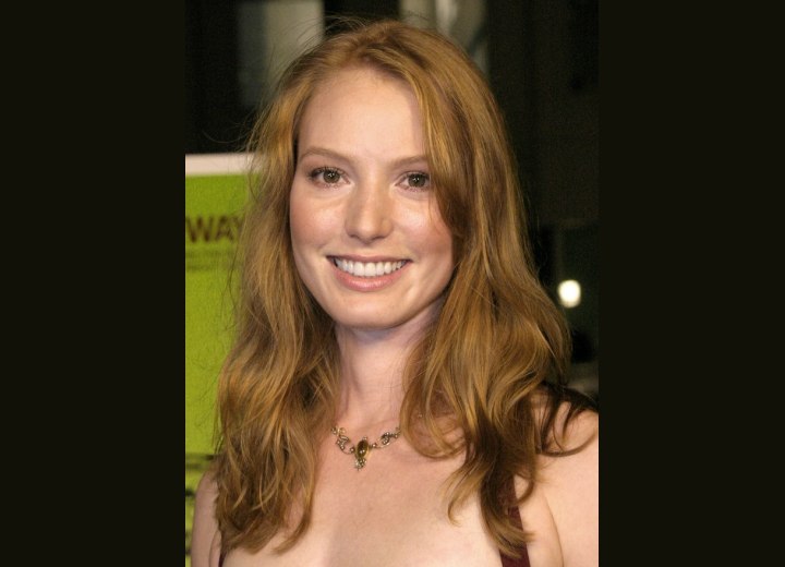 Alicia Witt - Easy below theb shoulders hairstyle