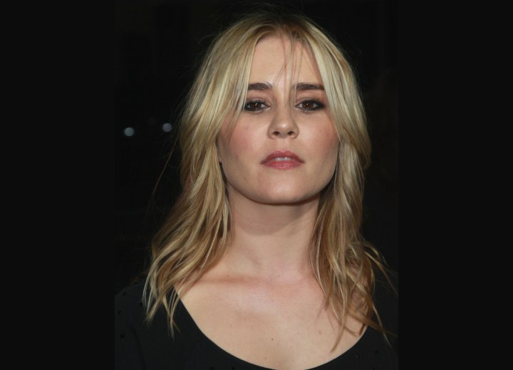 Alison Lohman's center parted long hairstyle