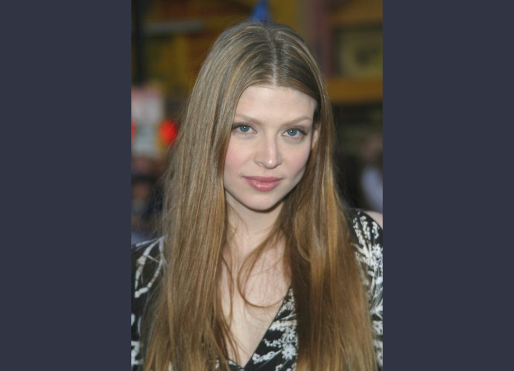Amber Benson - Long hairstyle with a middle part