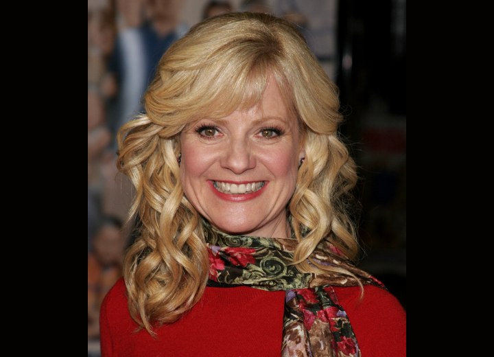 Bonnie Hunt - Long hairstyle with loose spiral curls