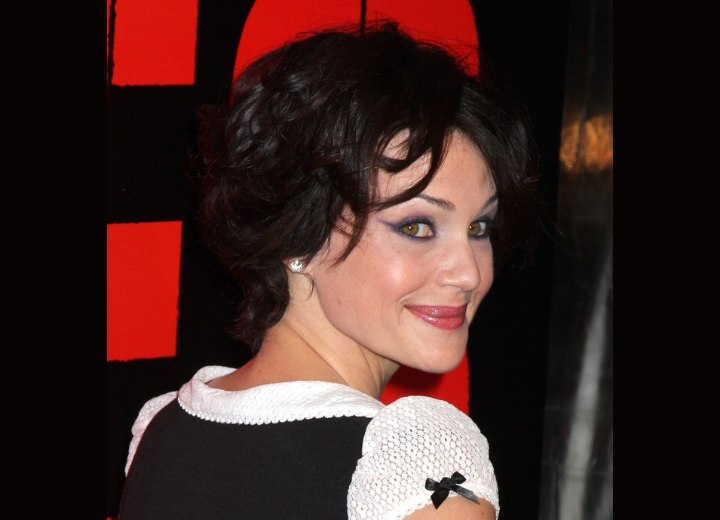 Carla Gugino - Short goth inspired hairstyle