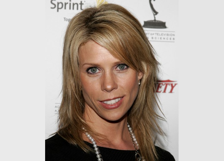 Cheryl Hines - Long and straight shag haircut