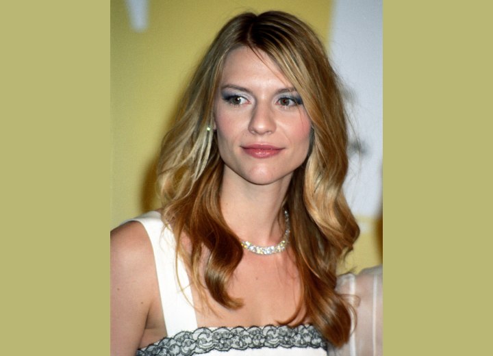 Claire Danes - Long hairstyle for summer