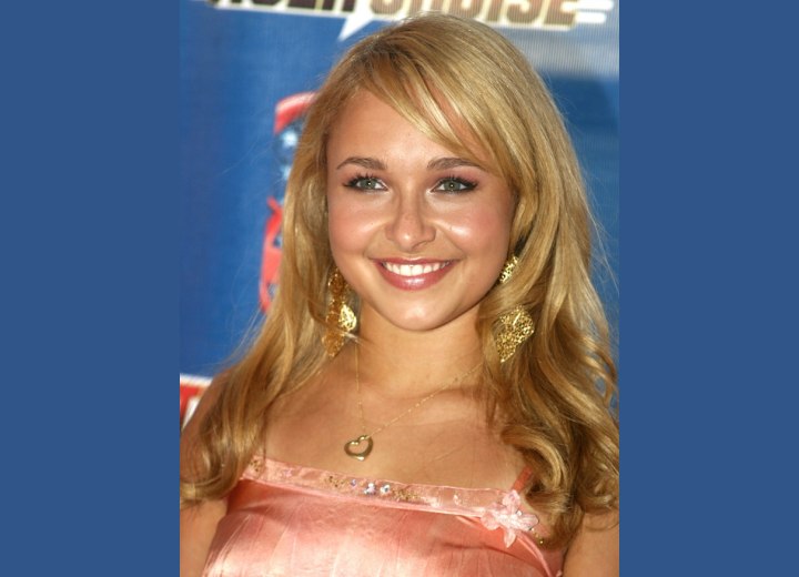 hayden panettiere long hairstyles. Hayden Panettiere is a golden