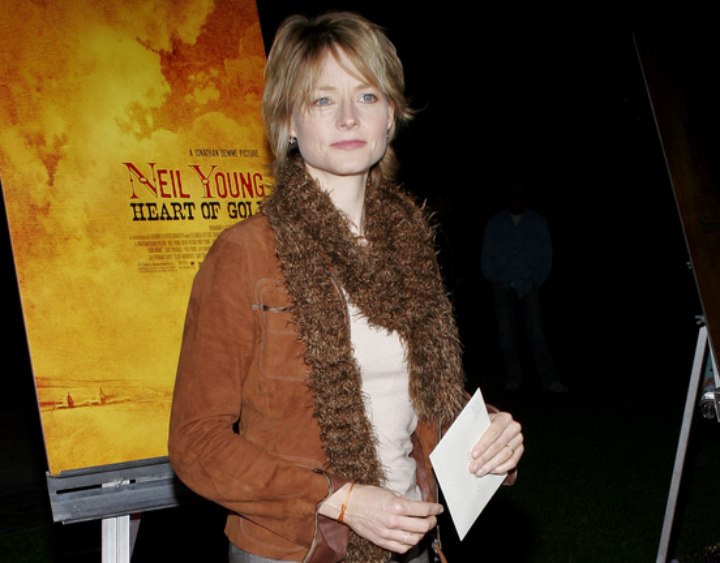 Jodie Foster - Sportive look with suede jacket