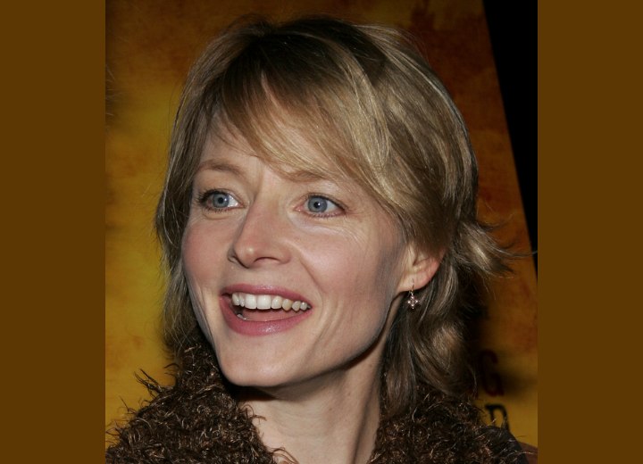 Jodie Foster - Neck length hairstyle with layers