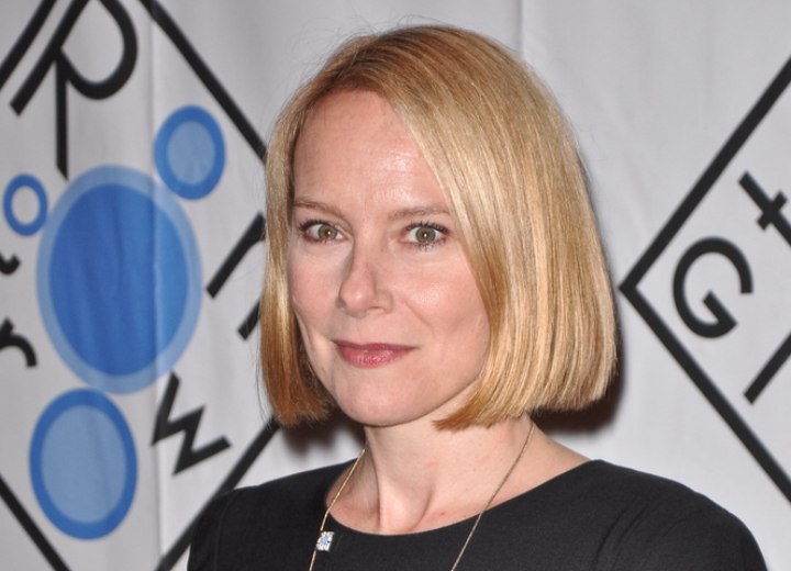 Amy Ryan - Straight just below the chin hairstyle