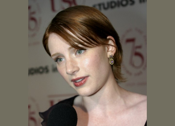 Bryce Dallas Howard - Short shag hairstyle with a longer top area
