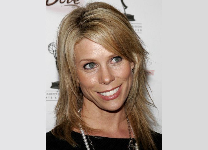 Cheryl Hines - Long straight hairstyle with side bangs