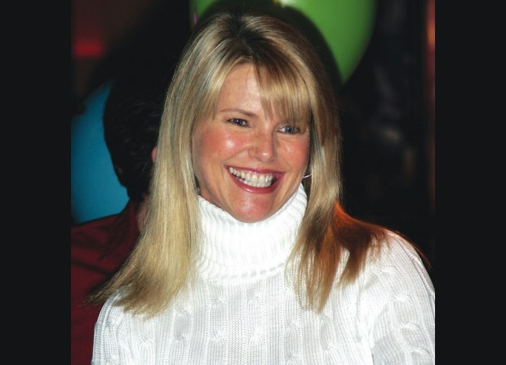 Christie Brinkley - Long and straight bob haircut for active women