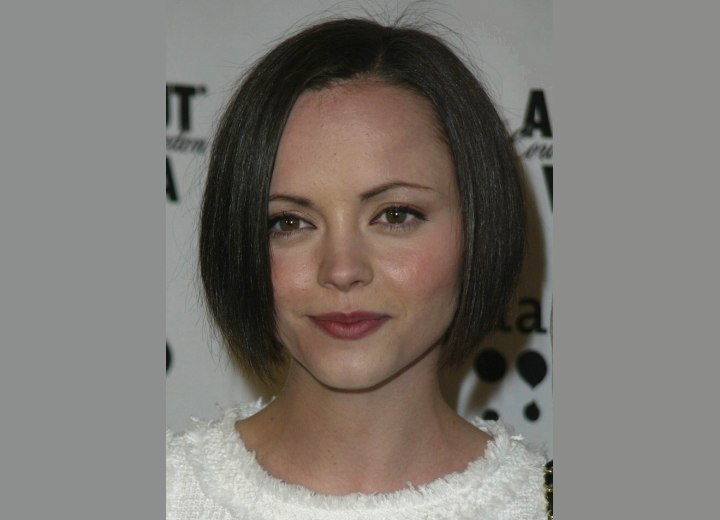 Short hairstyle for a heart shaped face - Christina Ricci