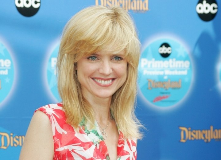 Courtney Thorne-Smith - Shoulder long hairstyle with textured ends