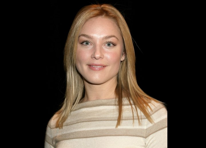 Elisabeth Rohm - Sexy long hairstyle with layering