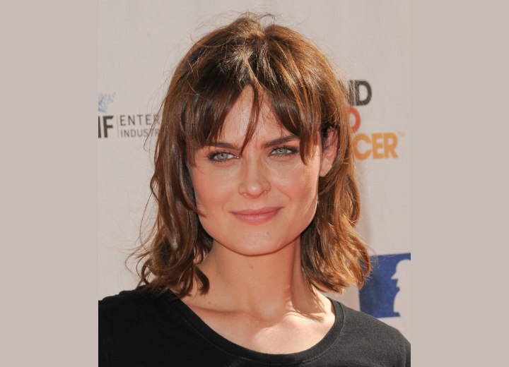Hairstyle for women with a square face - Emily Deschanel