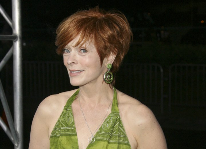 Easy short hairstyle for aging women - Frances Fisher