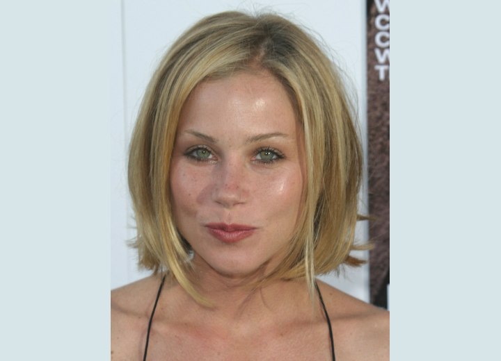 Hairstyle for a heart shape face - Christina Applegate