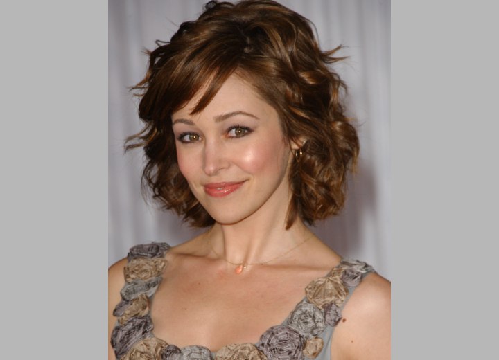 Autumn Reeser - Medium length hairstyle for a petite face