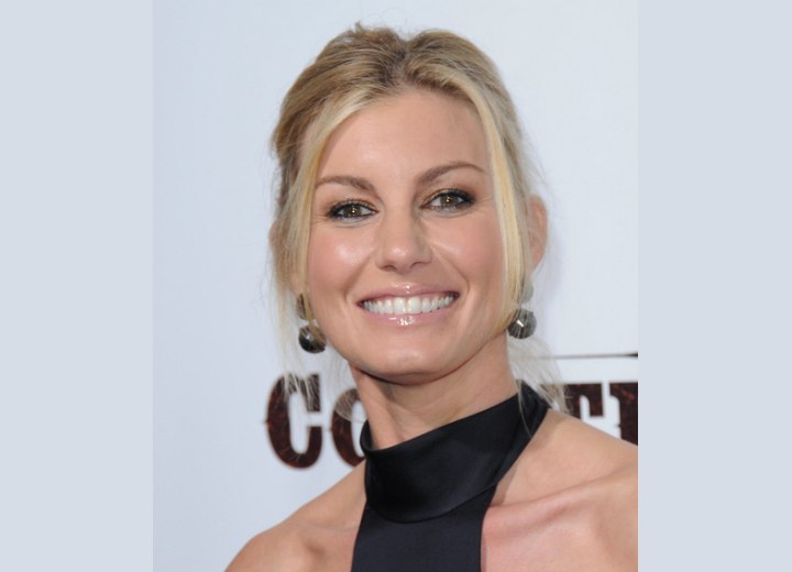 Ponytail hairstyle for a middle aged woman - Faith Hill