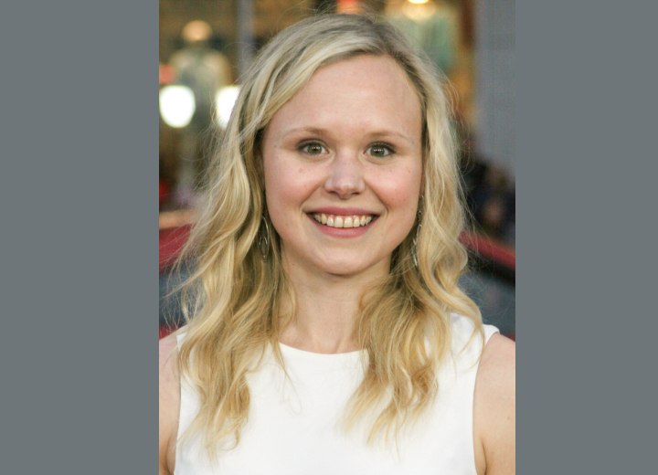 Alison Pill's long hairstyle with melting curls