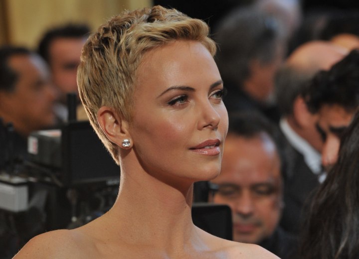 Charlize Theron's short ahircut with tapered sides