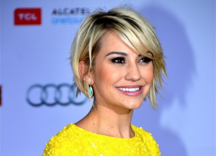 Short hairstyle with feathered back layers - Chelsea Kane