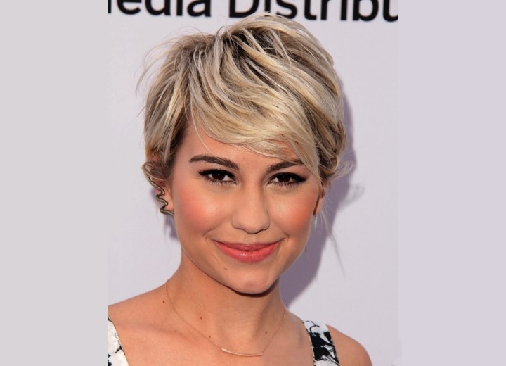 Super cropped short hairstyle - Chelsea Kane